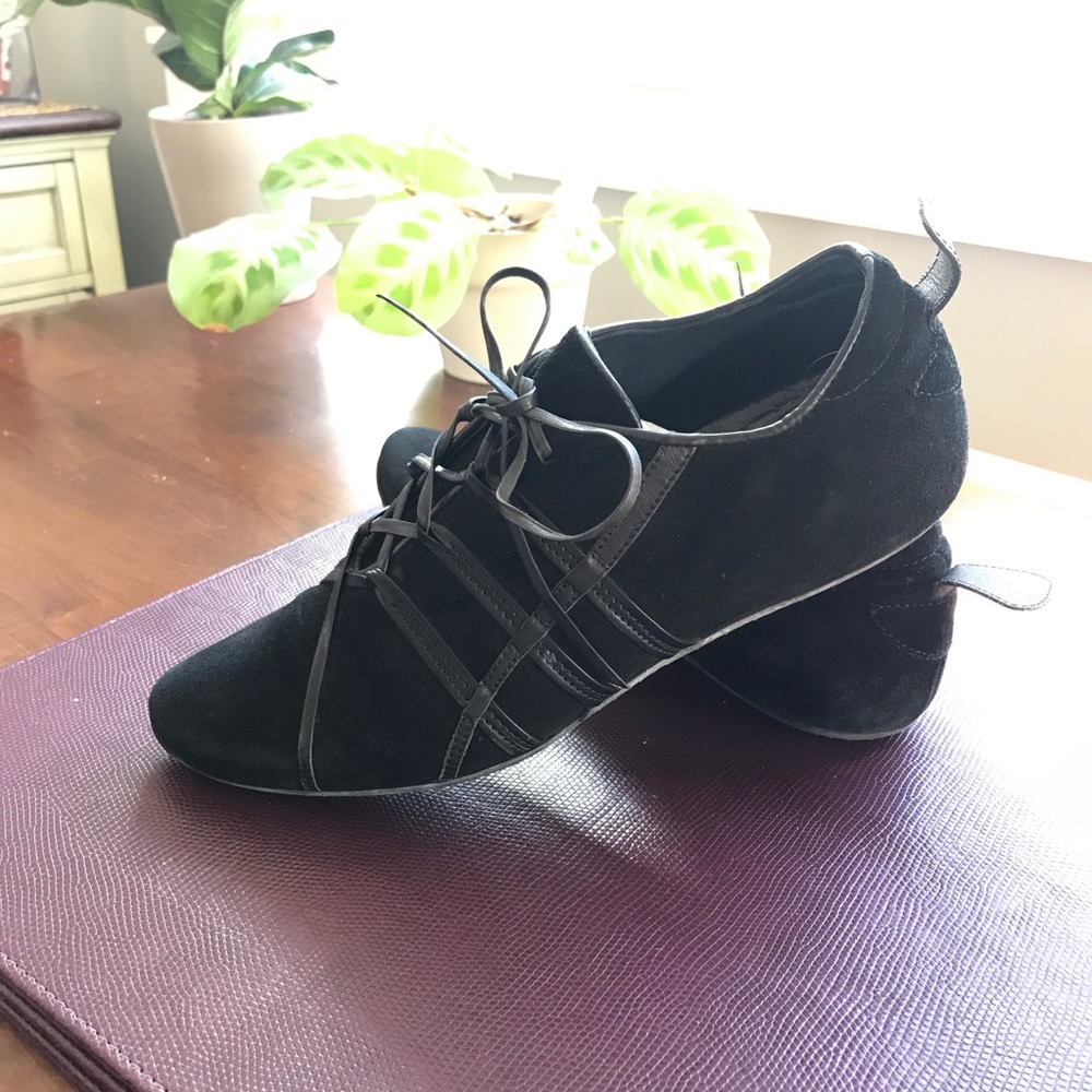 Women’s Suede Sneaker & Leather Lace.